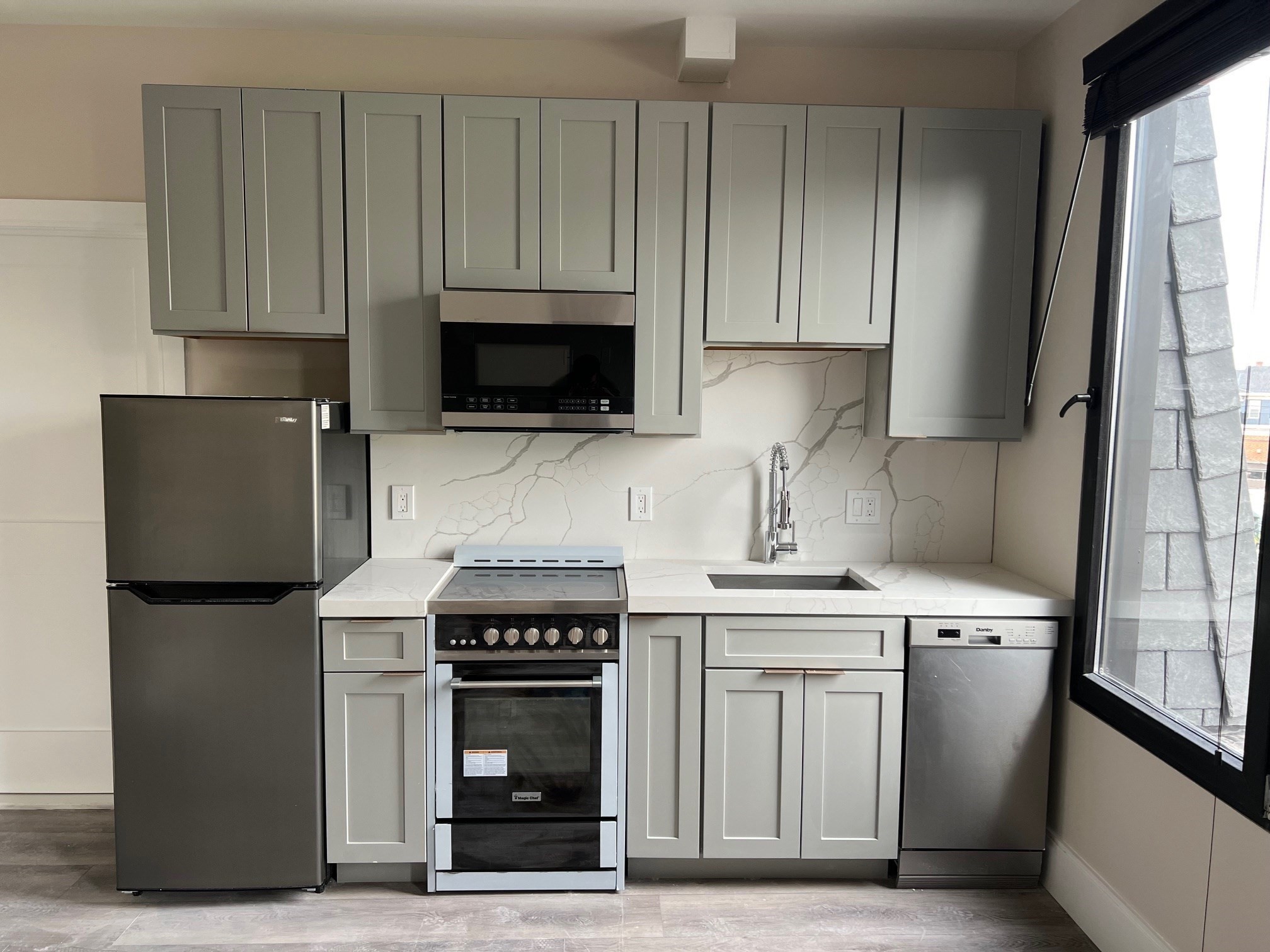 366 Broadway # 304 Property Photo 1