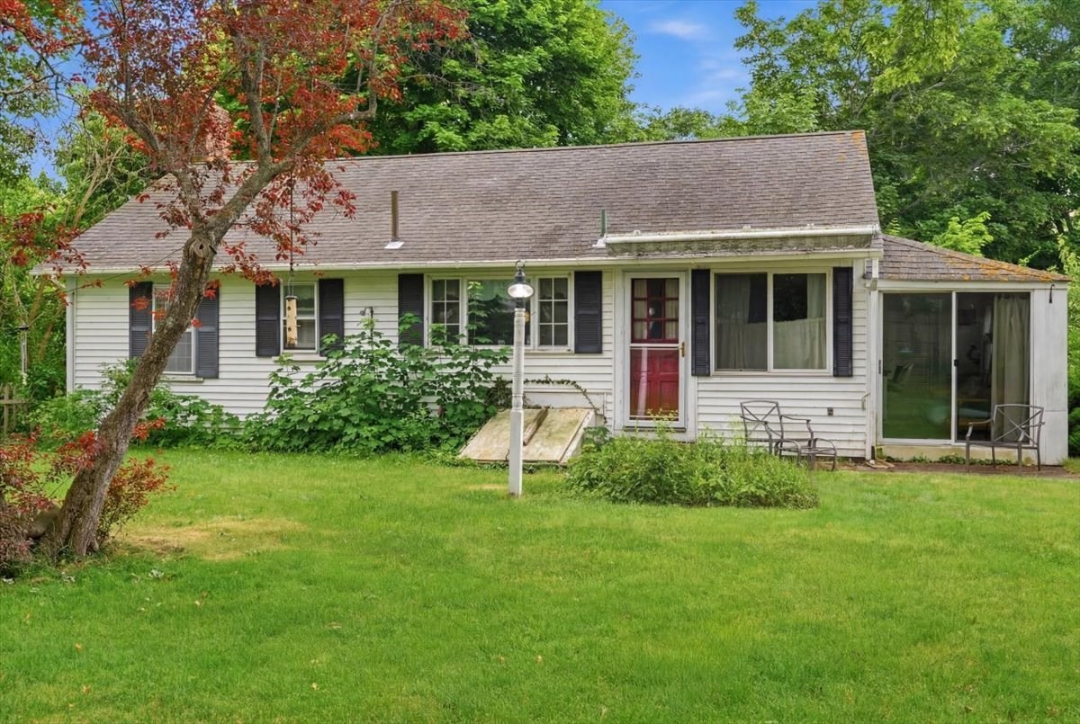 127 Pine Ave Property Photo 1