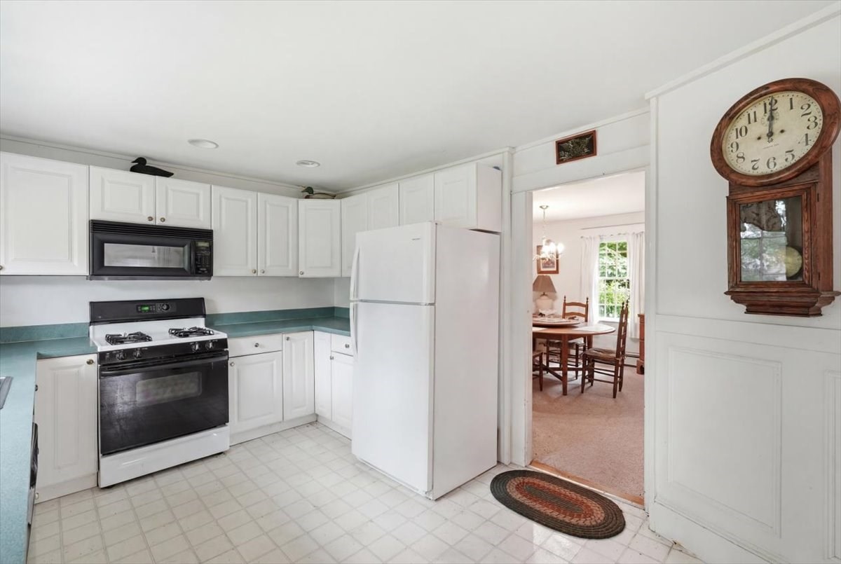 127 Pine Ave Property Photo 12