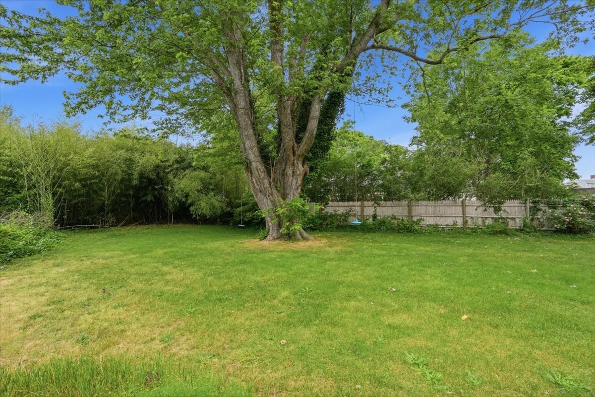 127 Pine Ave Property Photo 23