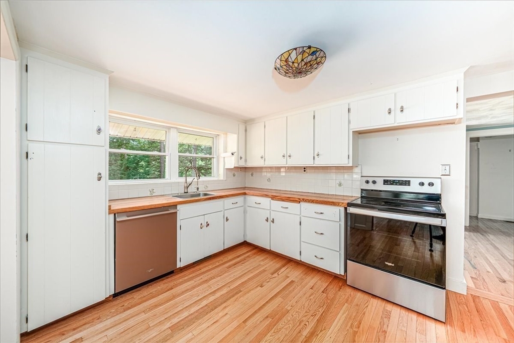 13 Shore Ave Property Photo 11