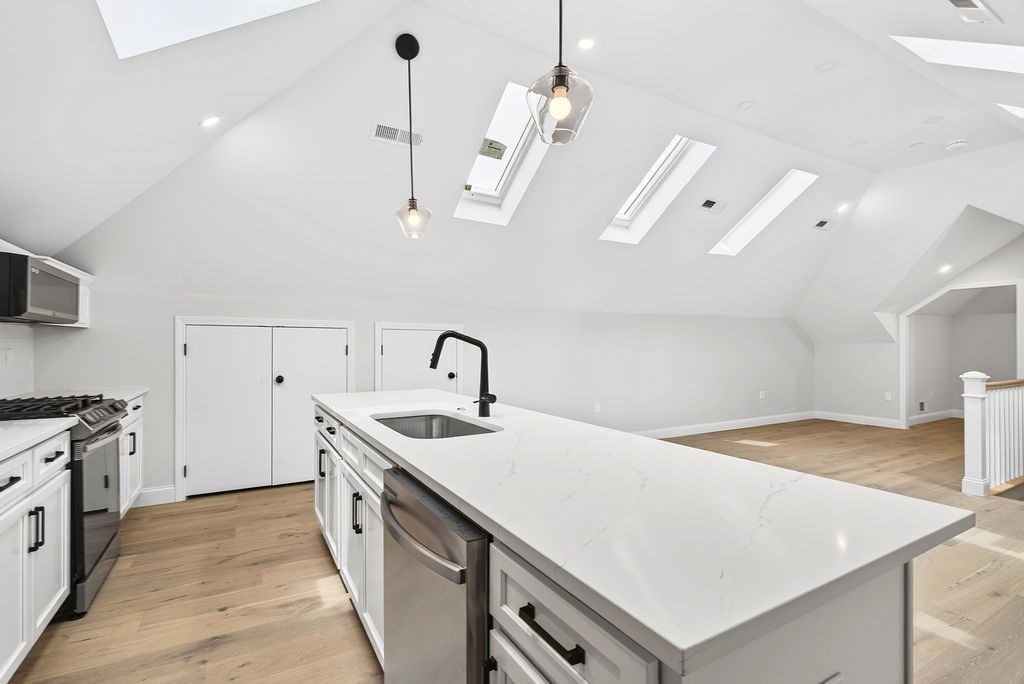 57 Nottinghill Road # 3 Property Photo 5