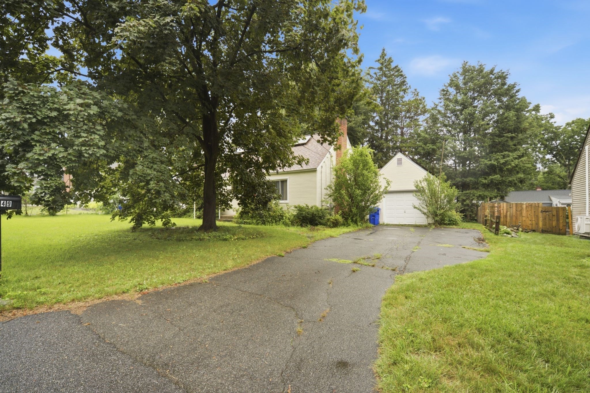 149 Old Farm Rd Property Photo 2