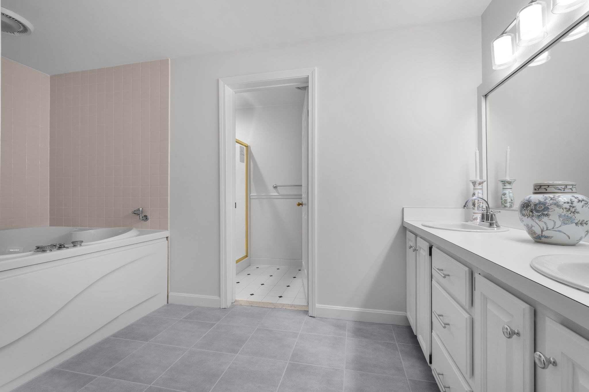 9 Park Ave # 602 Property Photo 17