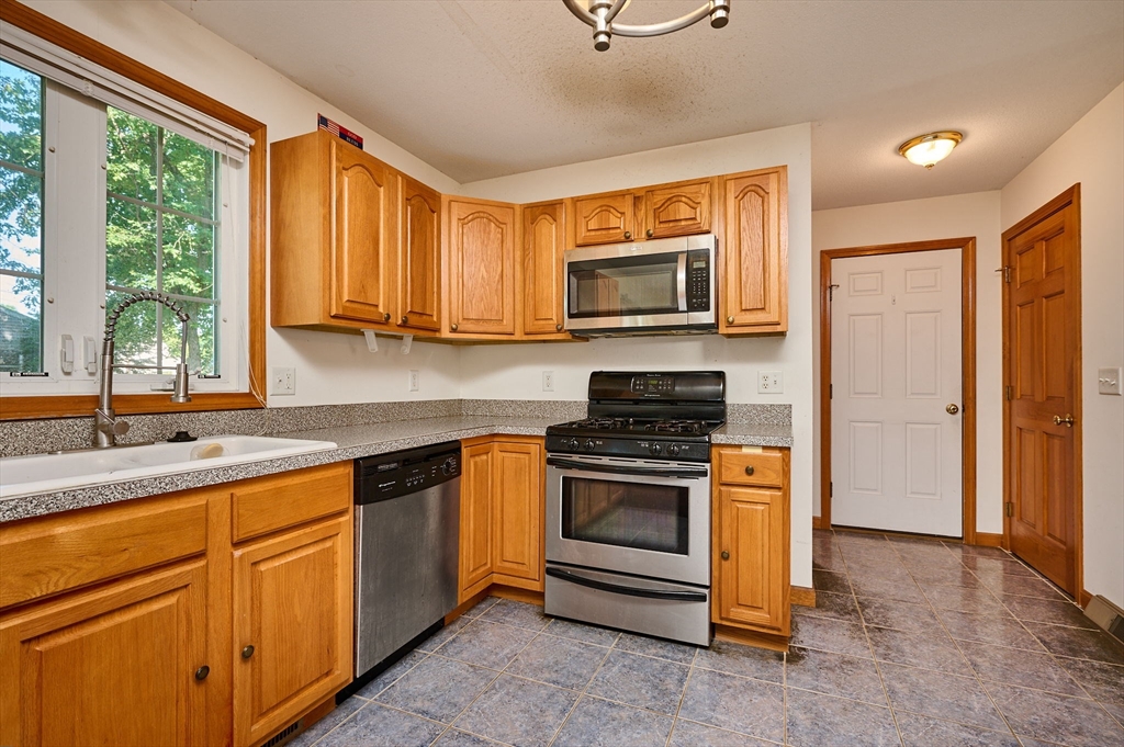 28 Admiral Street Property Photo 8