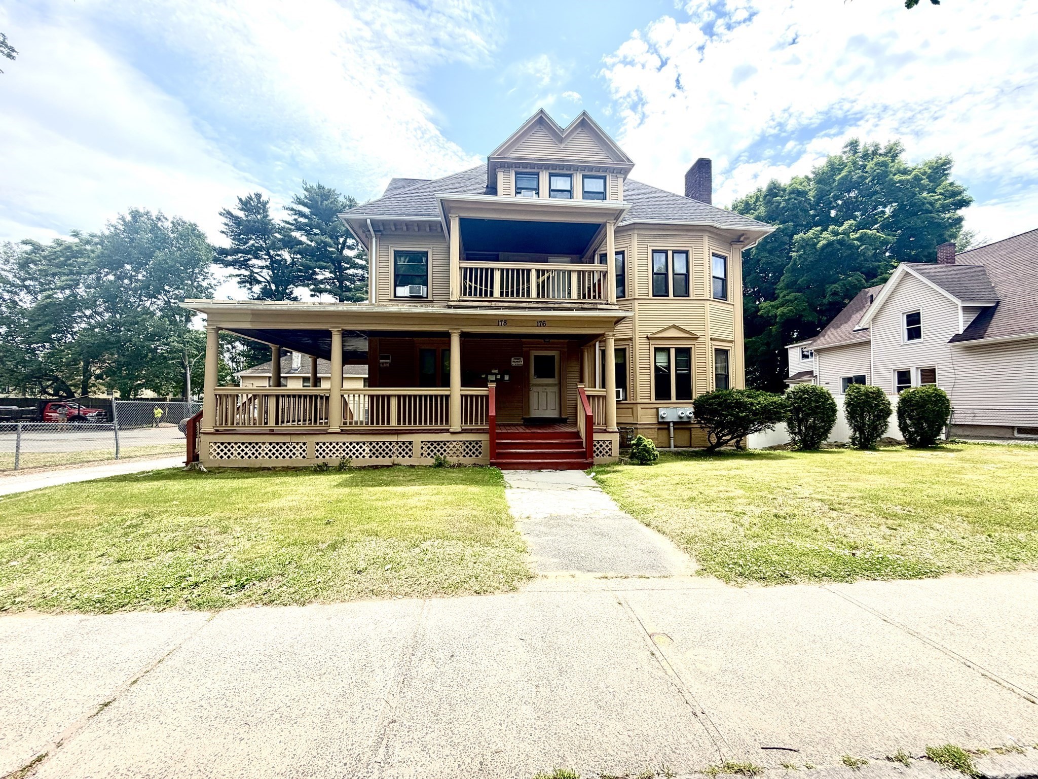 176-178 Belmont Ave Property Photo 1