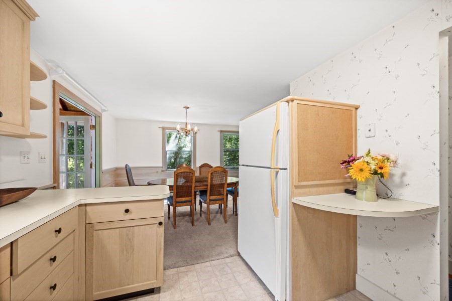 52 Oak Knoll Property Photo 4