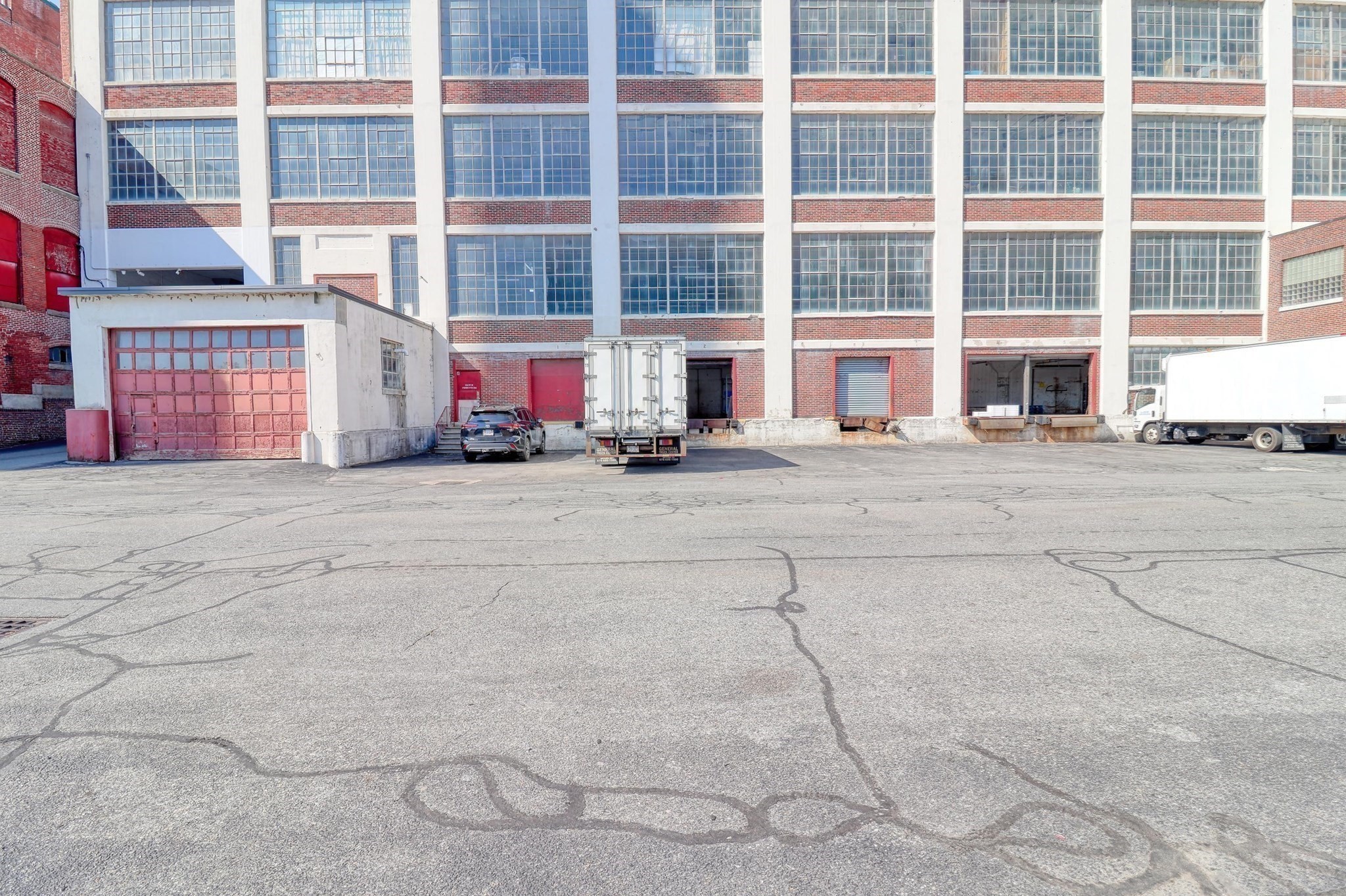 250 Canal Street Property Photo 9