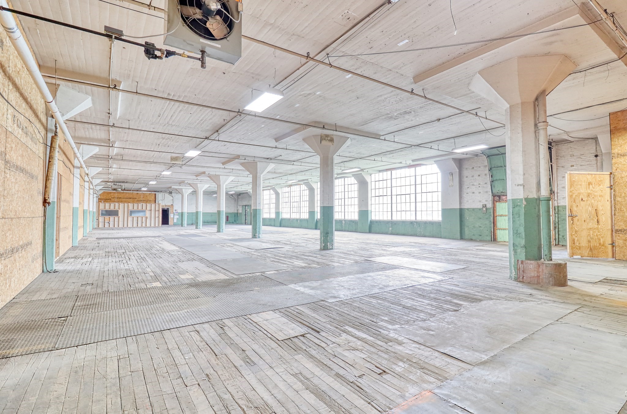 250 Canal Street Property Photo 14