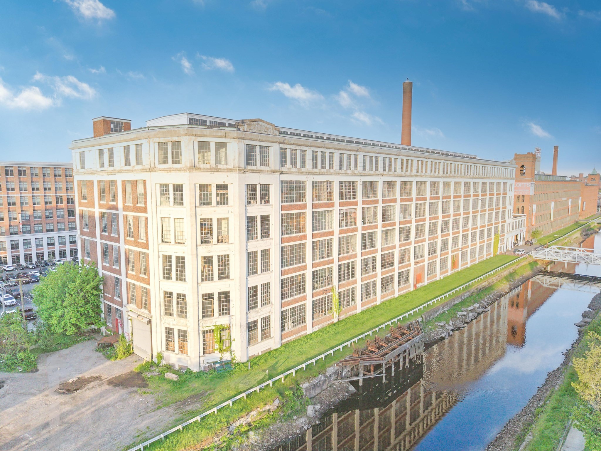 250 Canal Street Property Photo 4