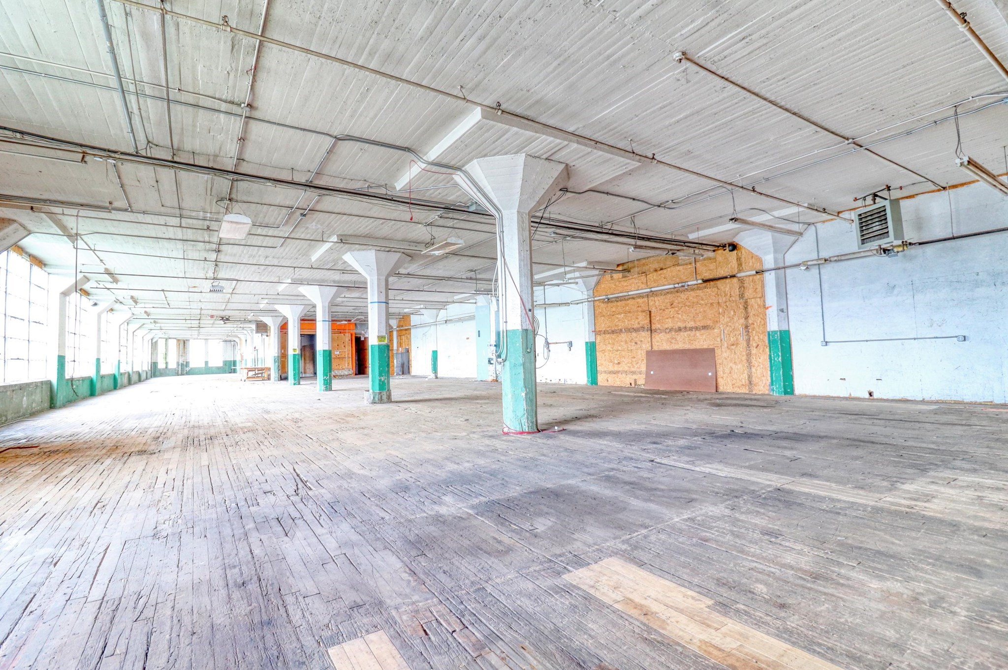 250 Canal Street Property Photo 15