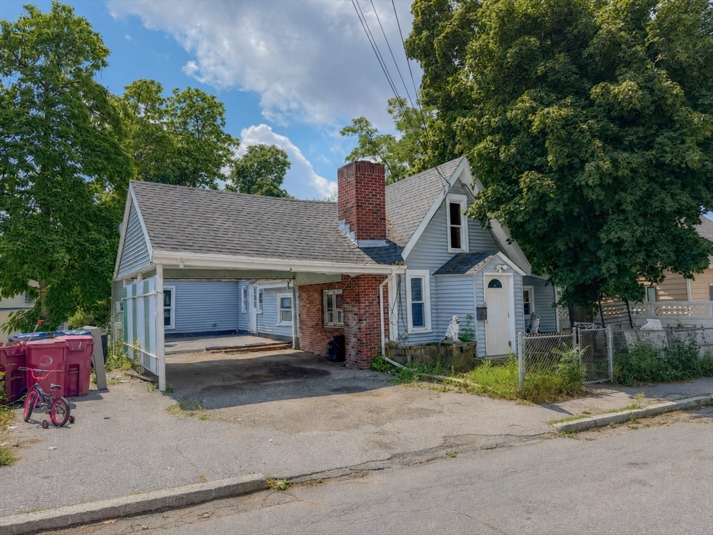 32 Oliver St Property Photo 2