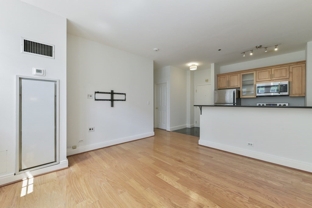 534 Beacon Street # 103 Property Photo 9
