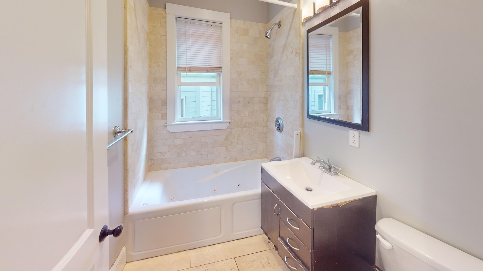 47 Iffley St # 2 Property Photo 3
