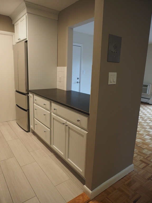 10 Longwood Dr # 10 Property Photo 8