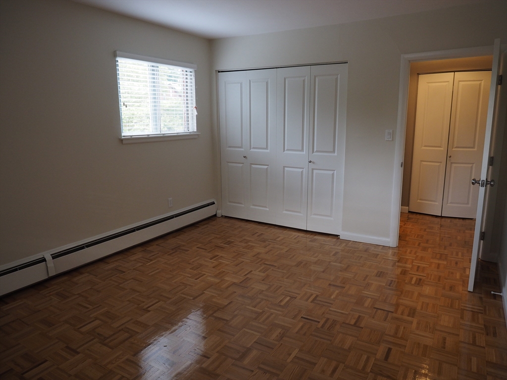 10 Longwood Dr # 10 Property Photo 10