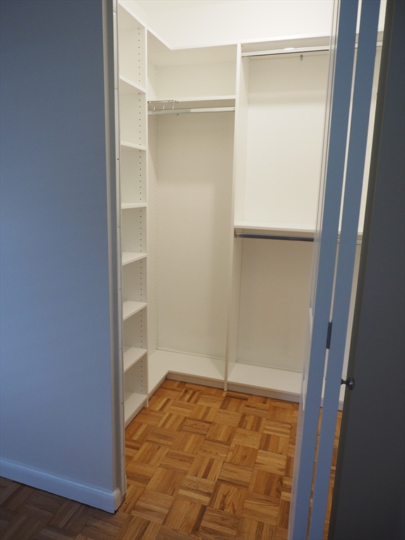 10 Longwood Dr # 10 Property Photo 13