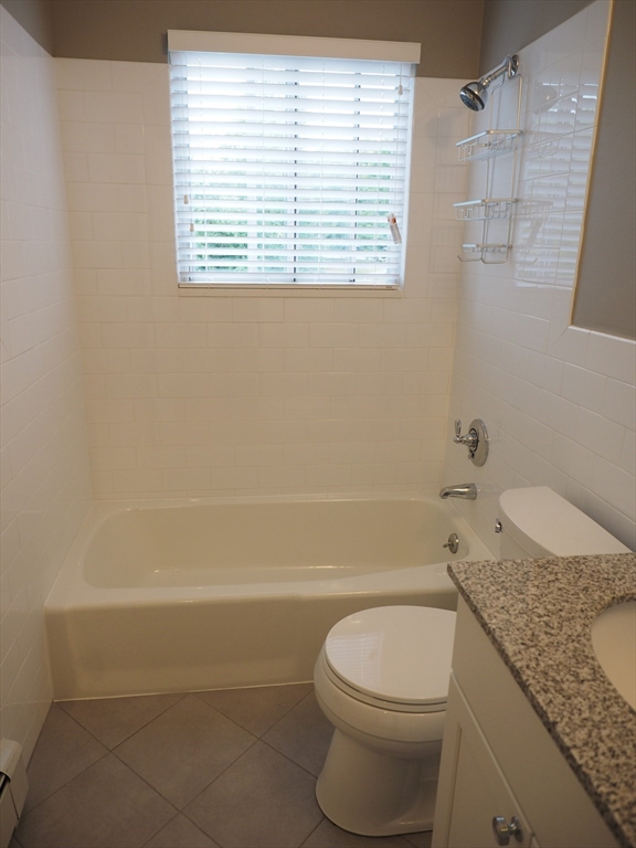10 Longwood Dr # 10 Property Photo 16