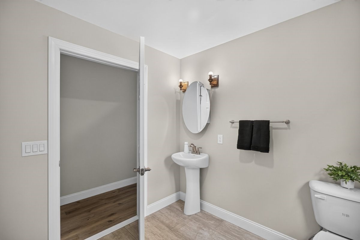 74 West St Property Photo 26