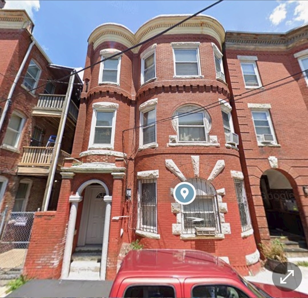 1 Mark St # 3 Property Photo 1