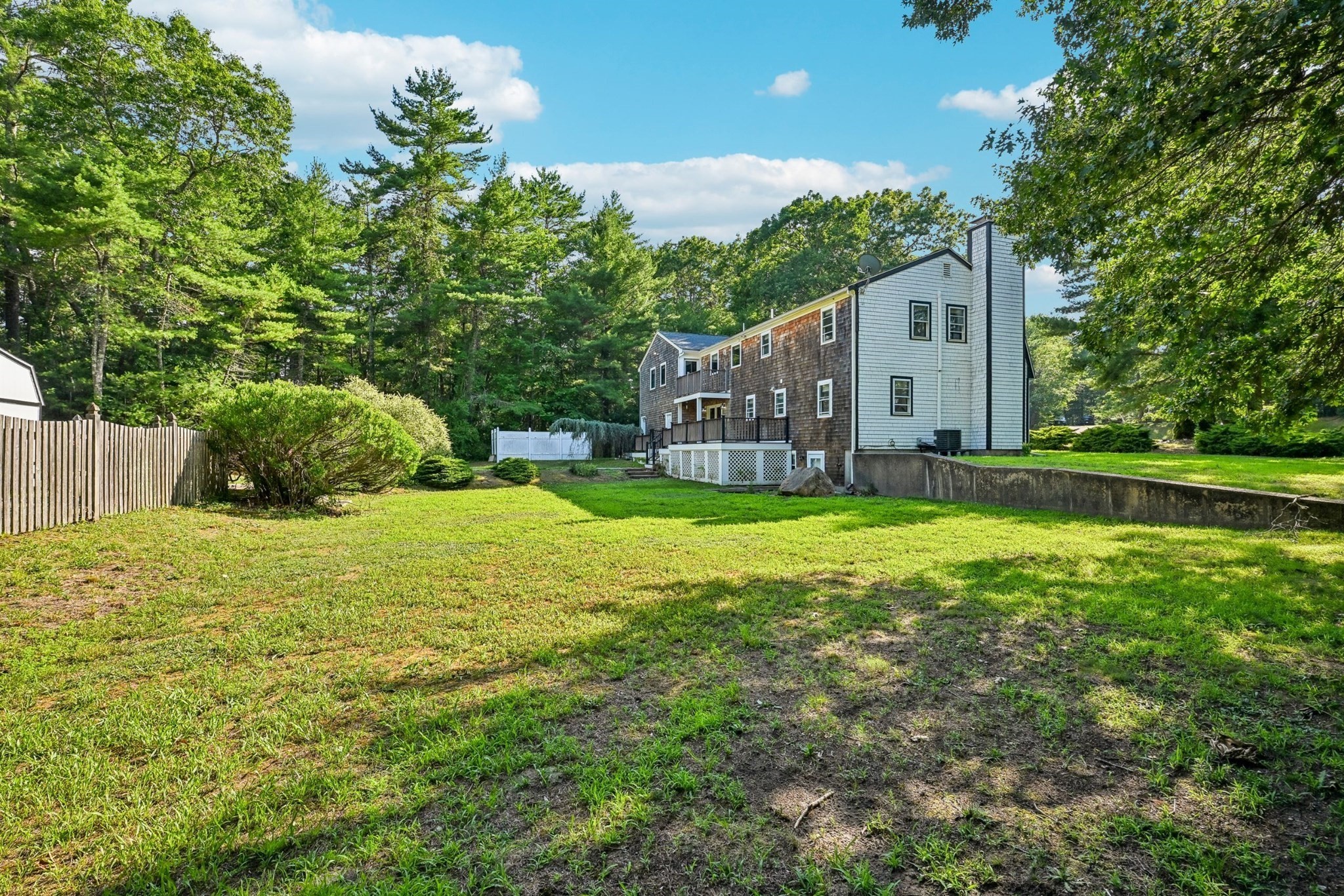 6 Susan Cir Property Photo 5