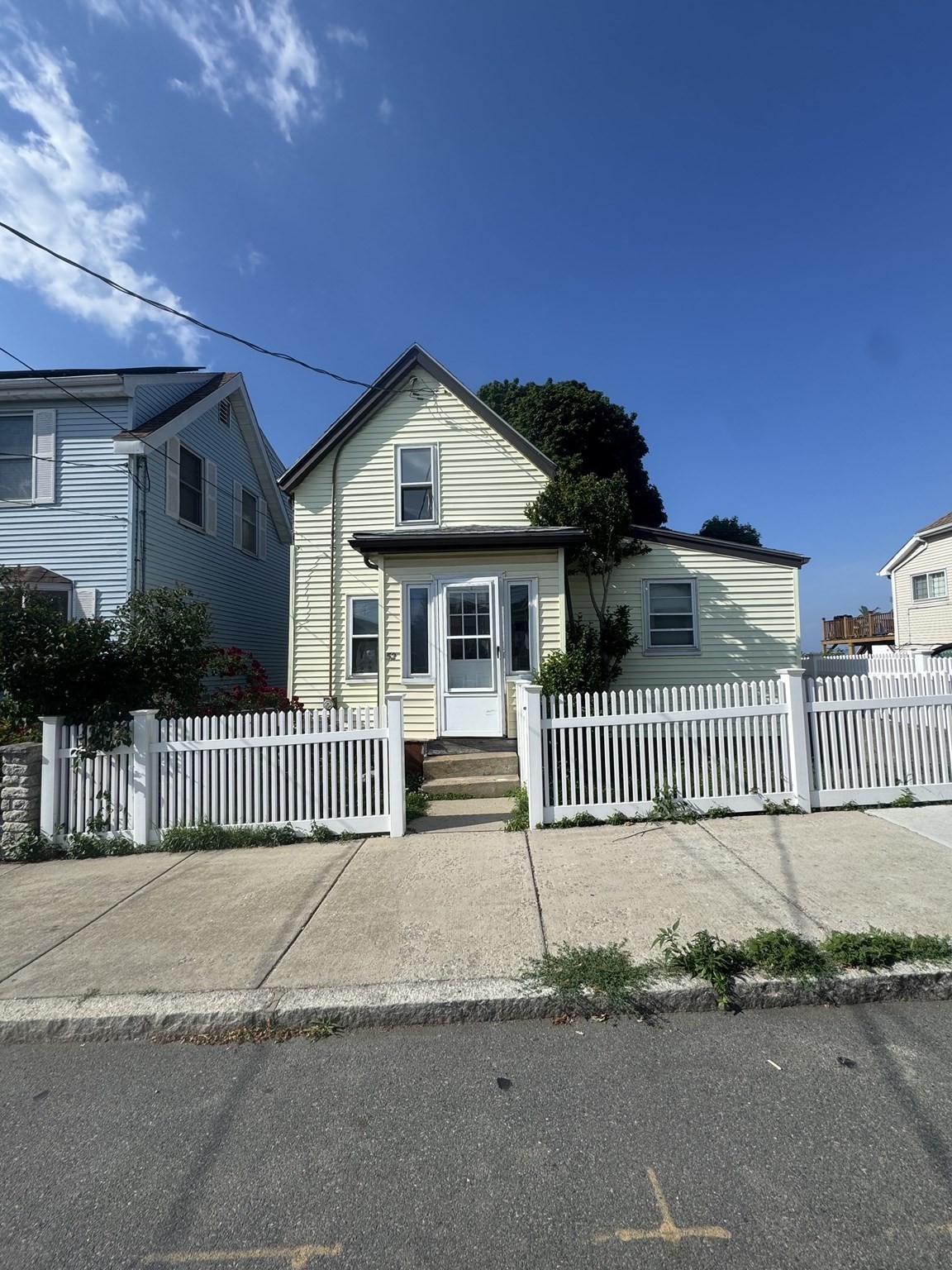52 Crest Ave Property Photo 1