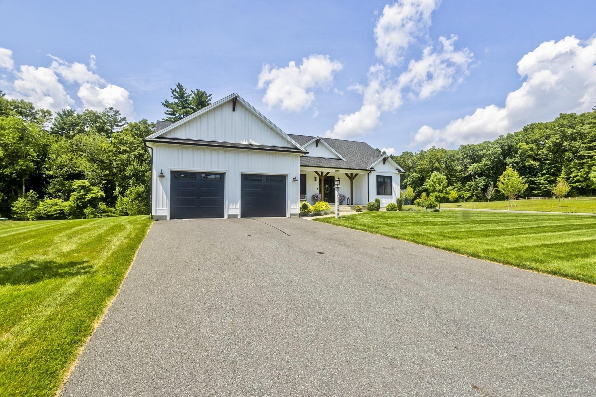 1 Honeybird Run Property Photo 5