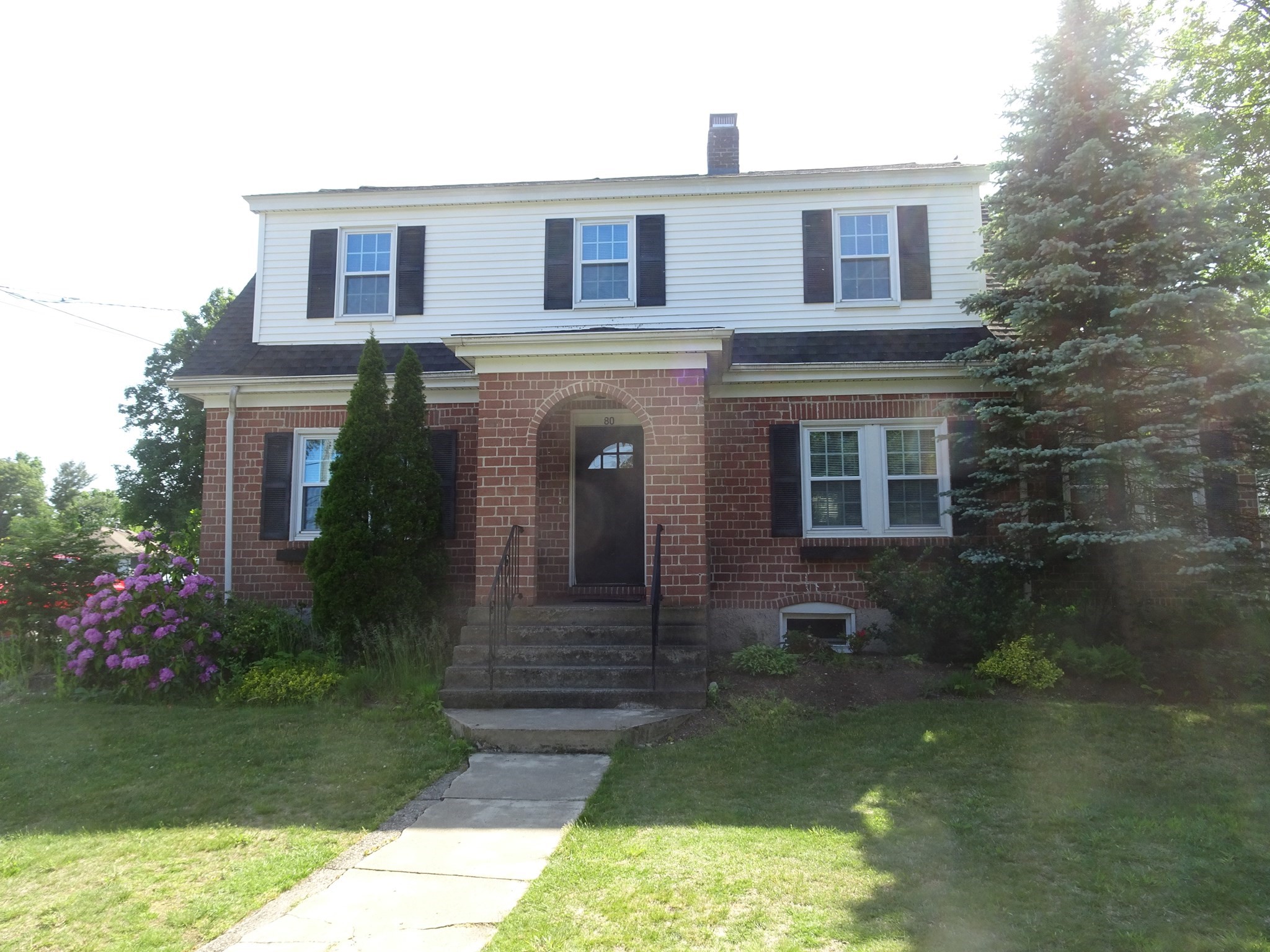 80 Center St Property Photo 1
