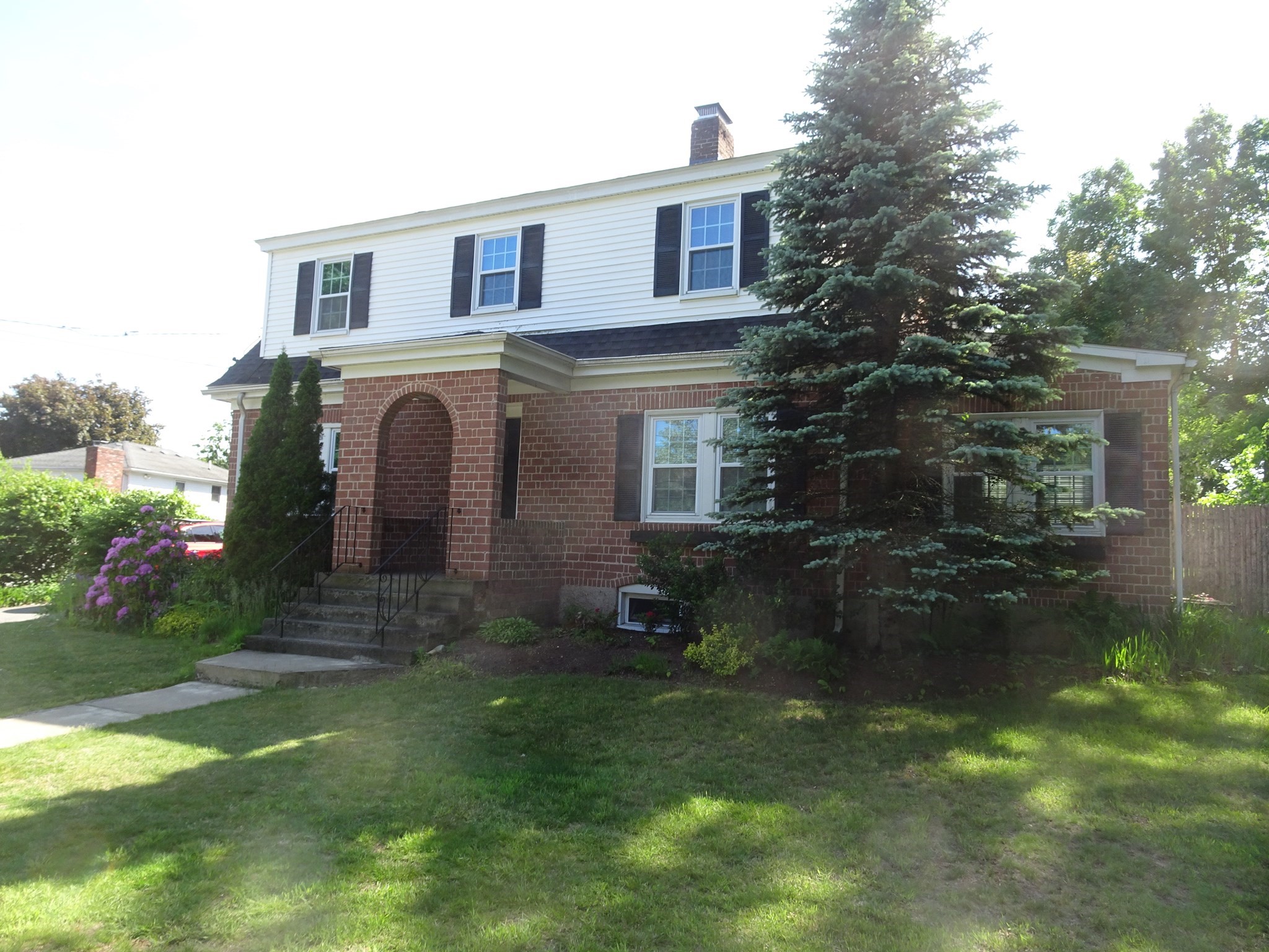 80 Center St Property Photo 2