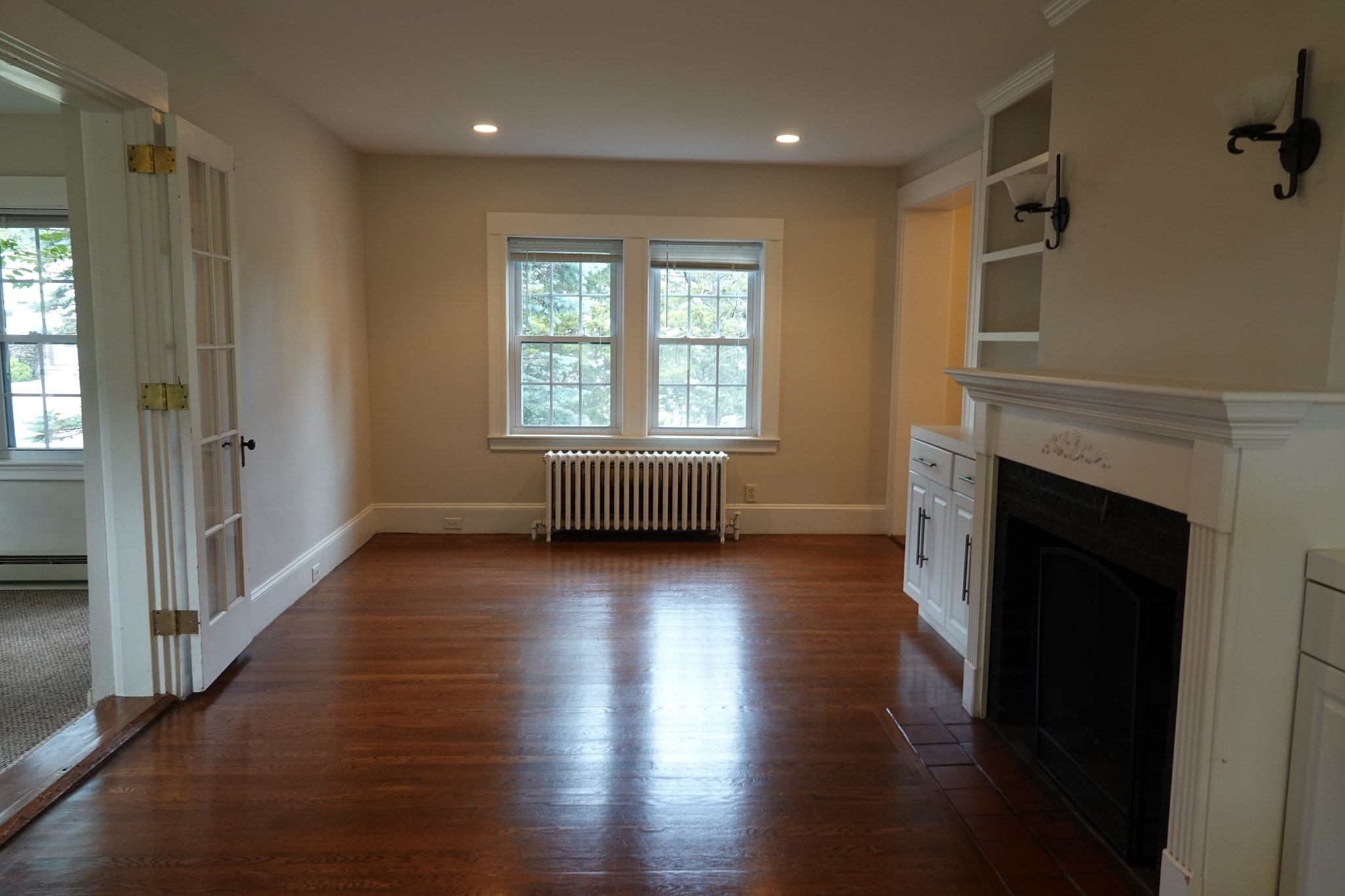 80 Center St Property Photo 12