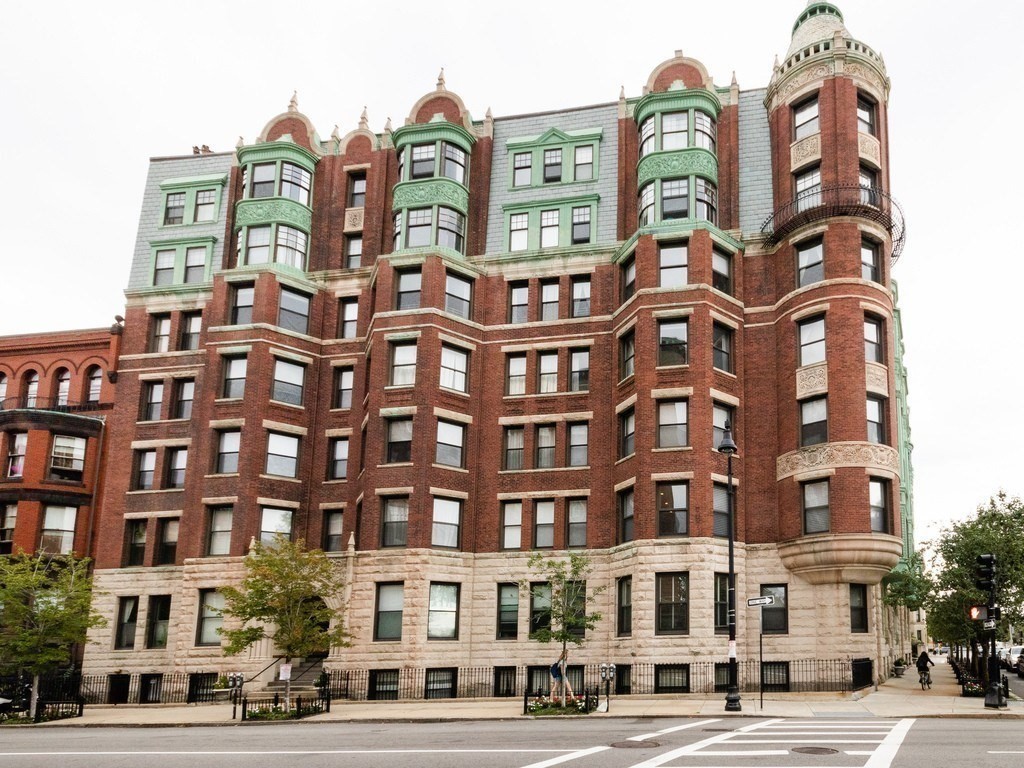 4 Charlesgate E # 105 Property Photo 11