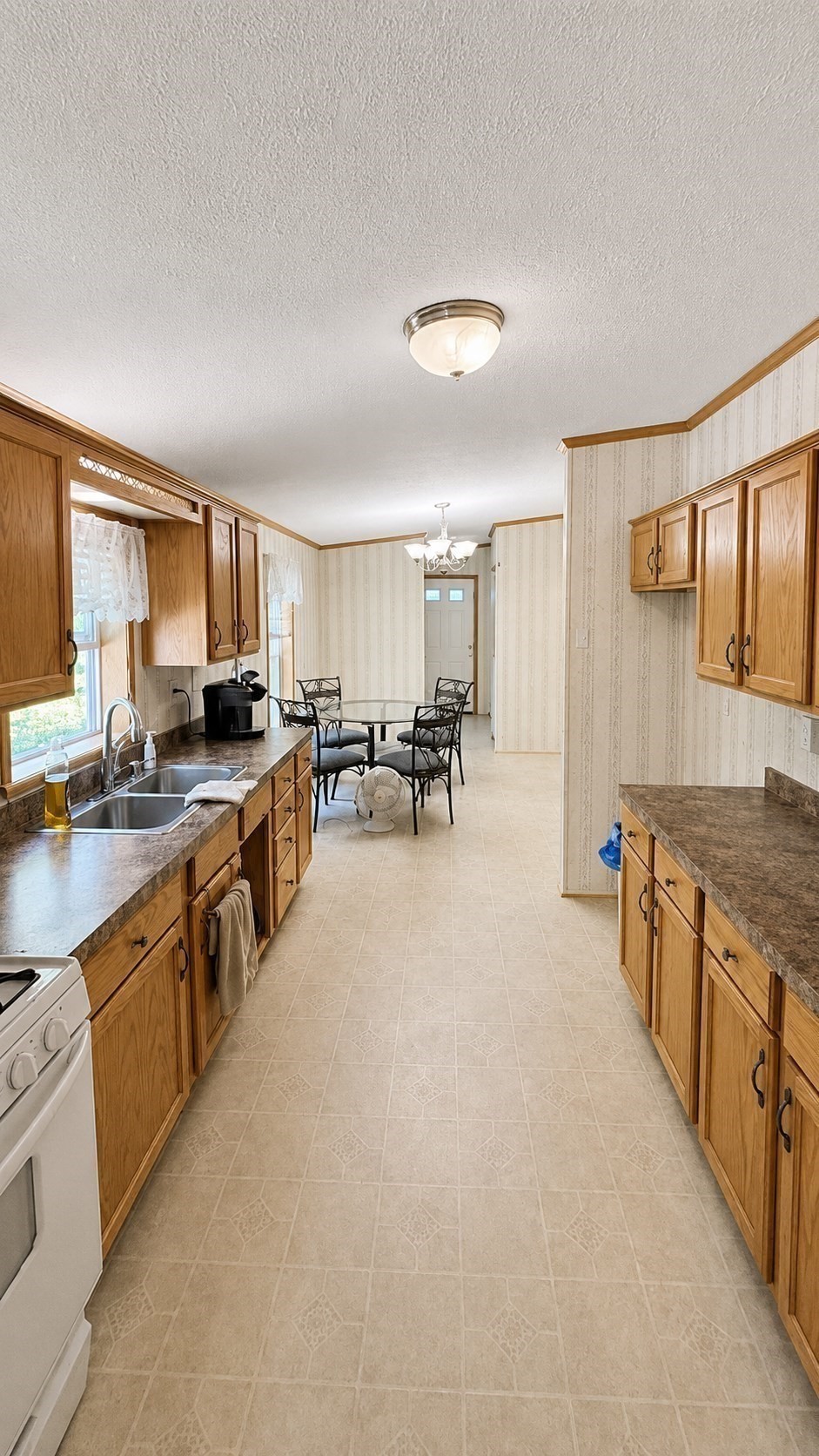 1 Breezy Bend Property Photo 4