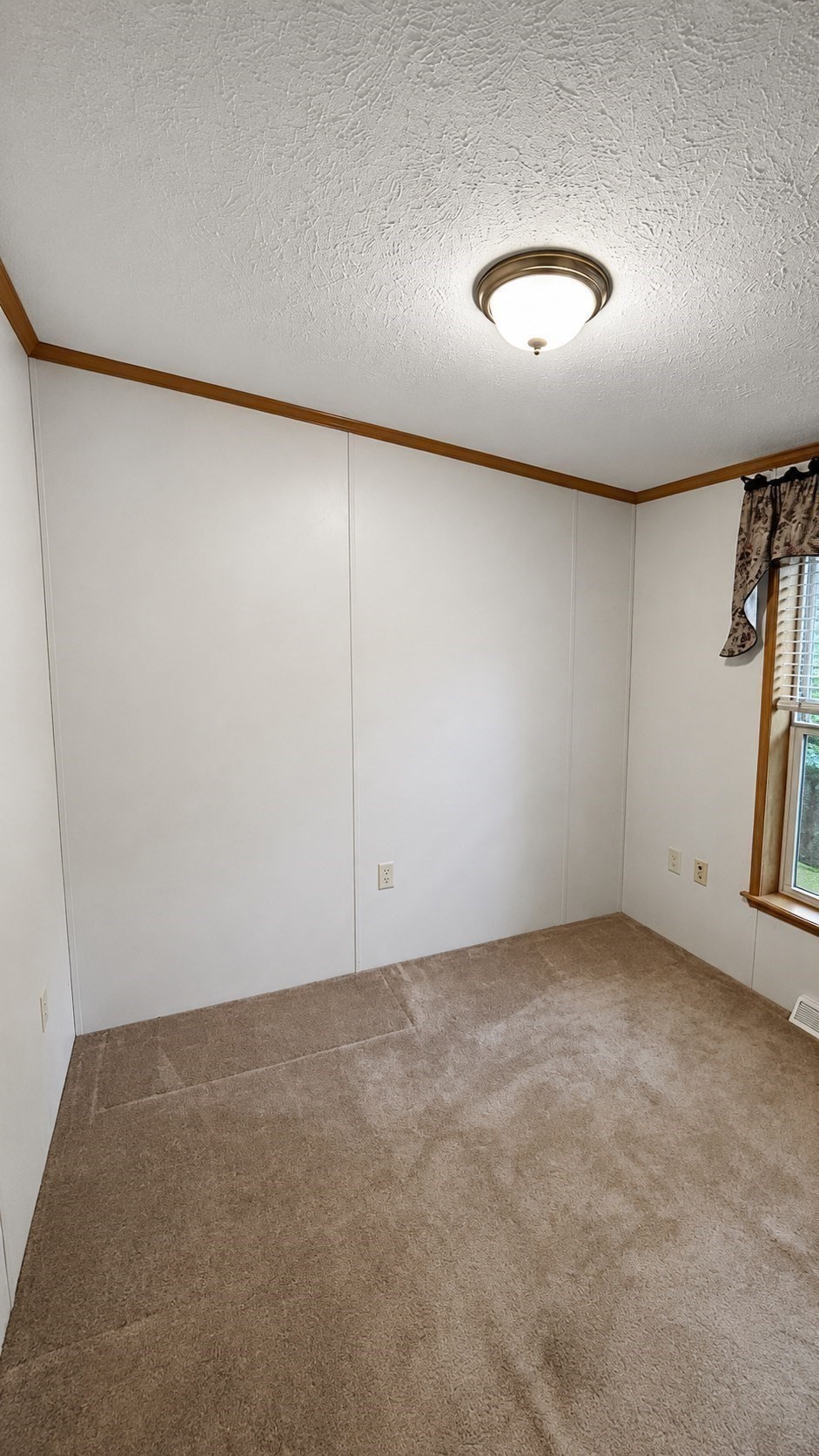 1 Breezy Bend Property Photo 6