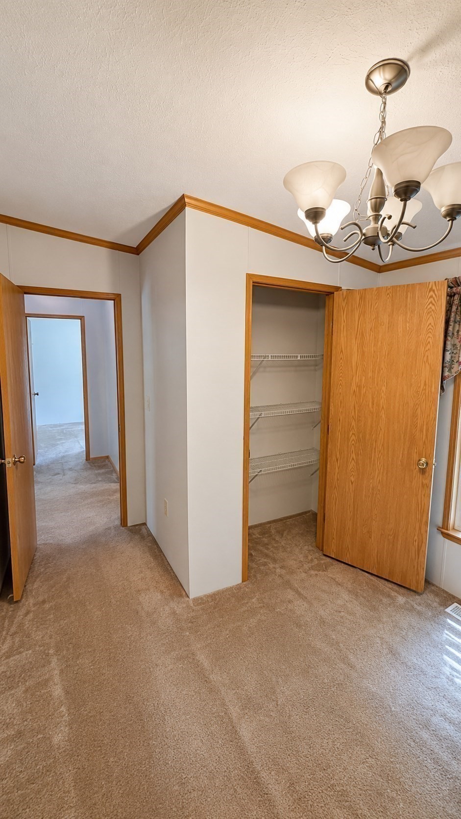 1 Breezy Bend Property Photo 9