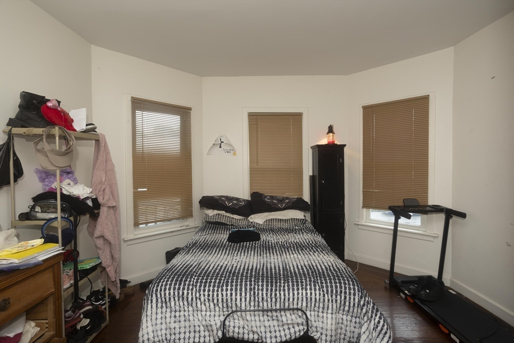 10 Monroe St Property Photo 3