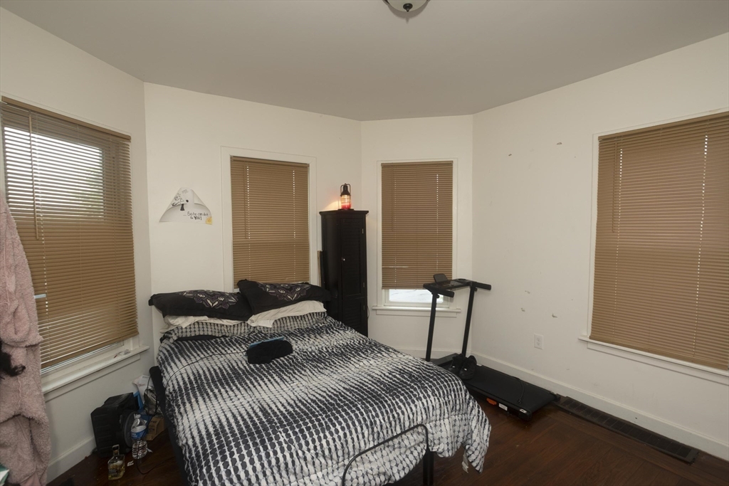 10 Monroe St Property Photo 4