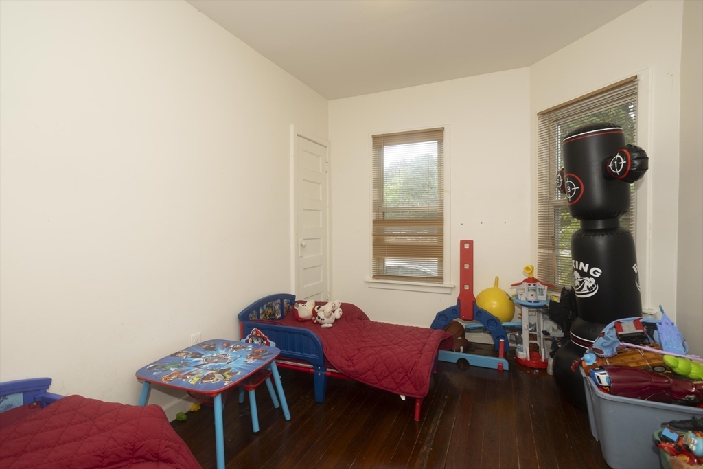 10 Monroe St Property Photo 7