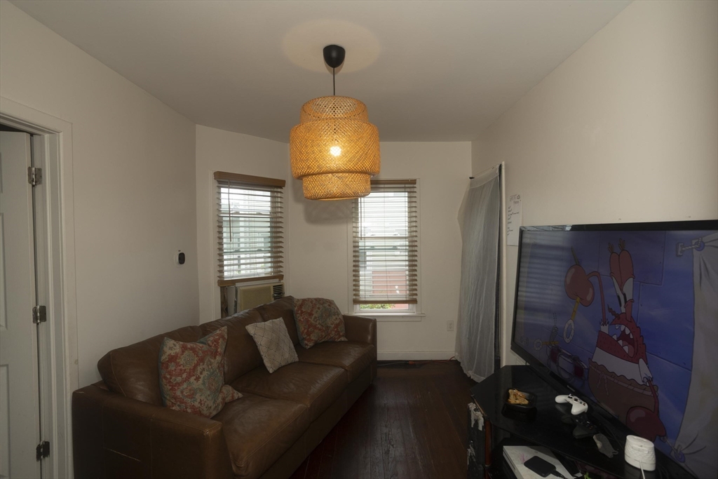 10 Monroe St Property Photo 8