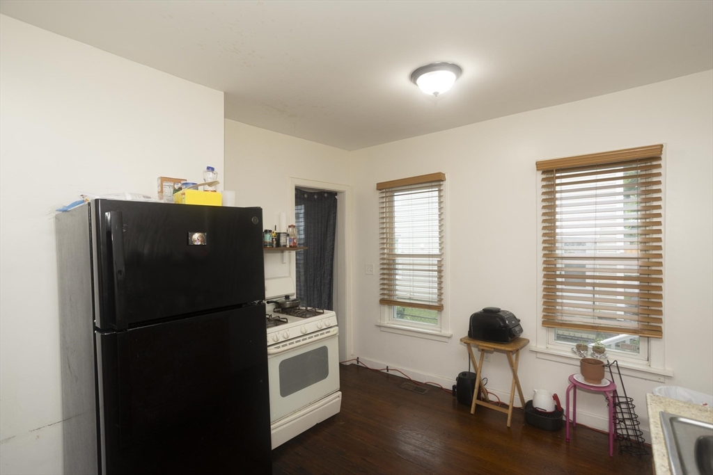 10 Monroe St Property Photo 13