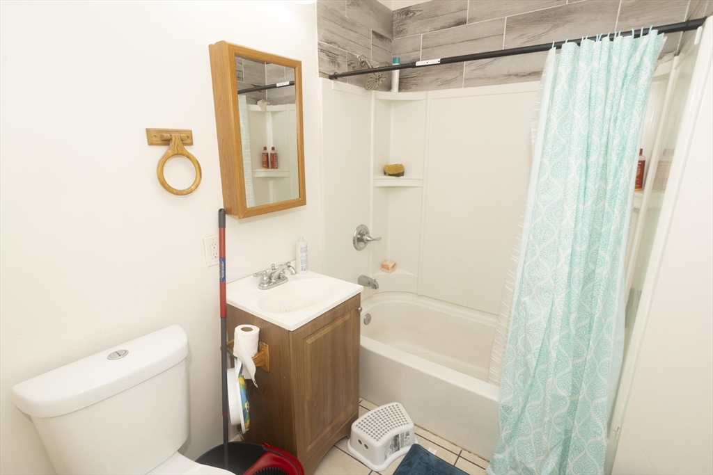 10 Monroe St Property Photo 14