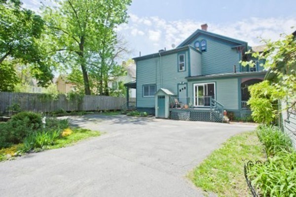 127-129 Thompson St. Property Photo 38