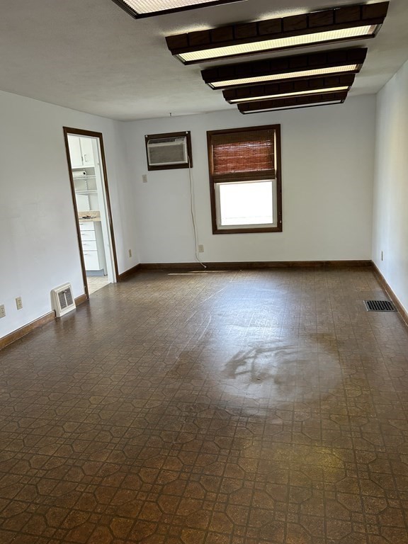 688 Prospect St Property Photo 2