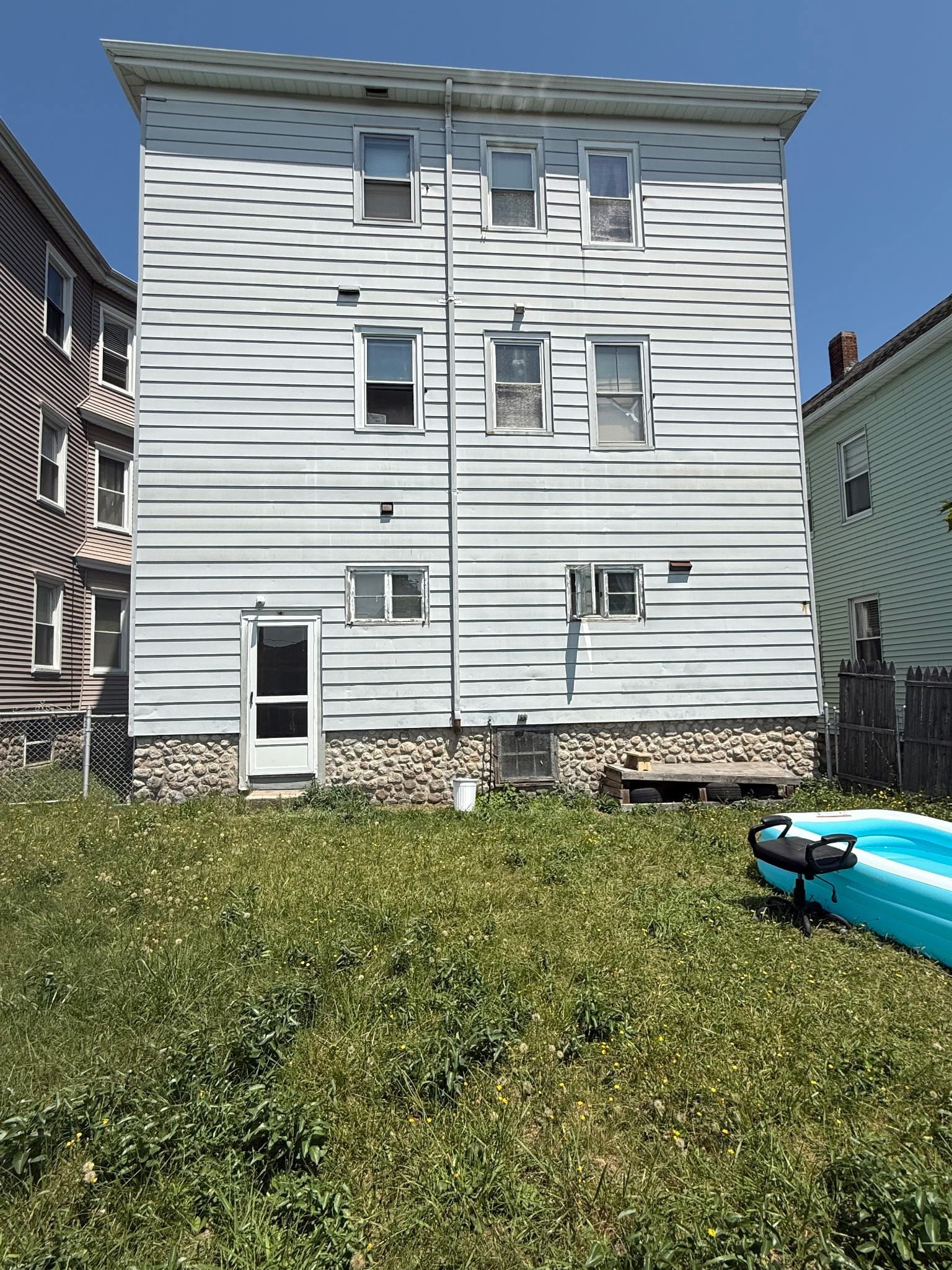 166 Clifford St Property Photo 2