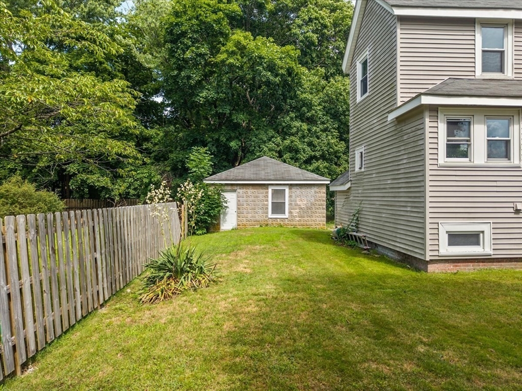 88 Cottage St Property Photo 9