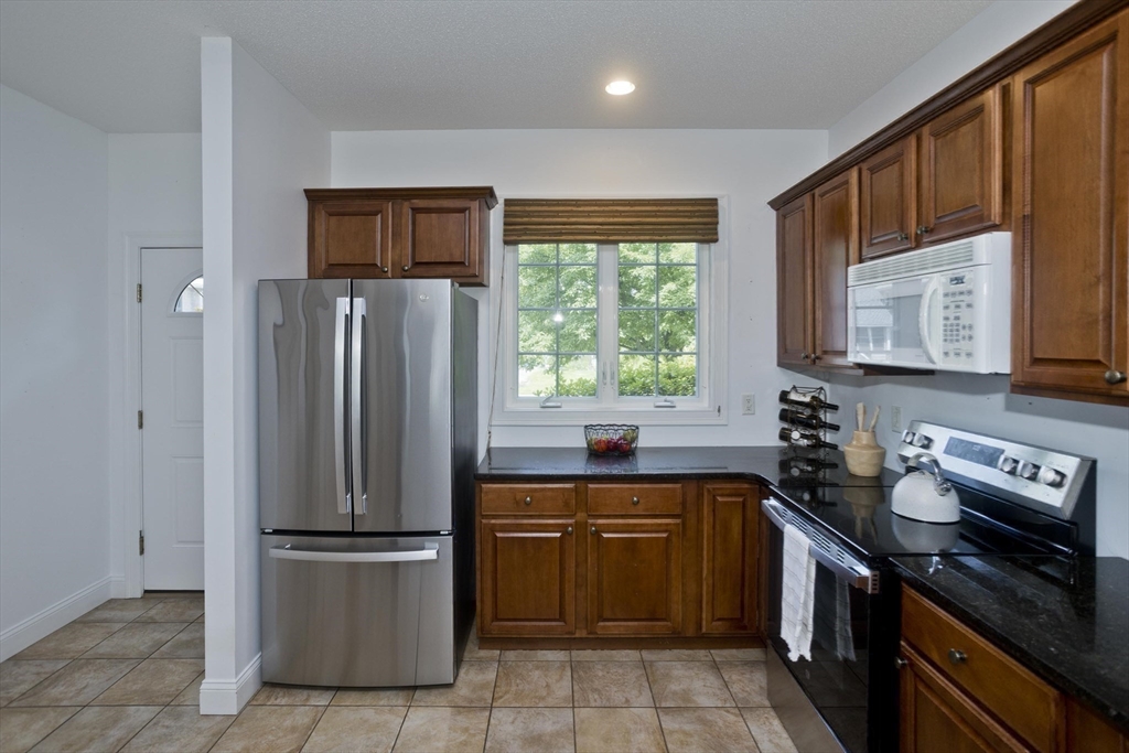 102 Lyman St # 102 Property Photo 4
