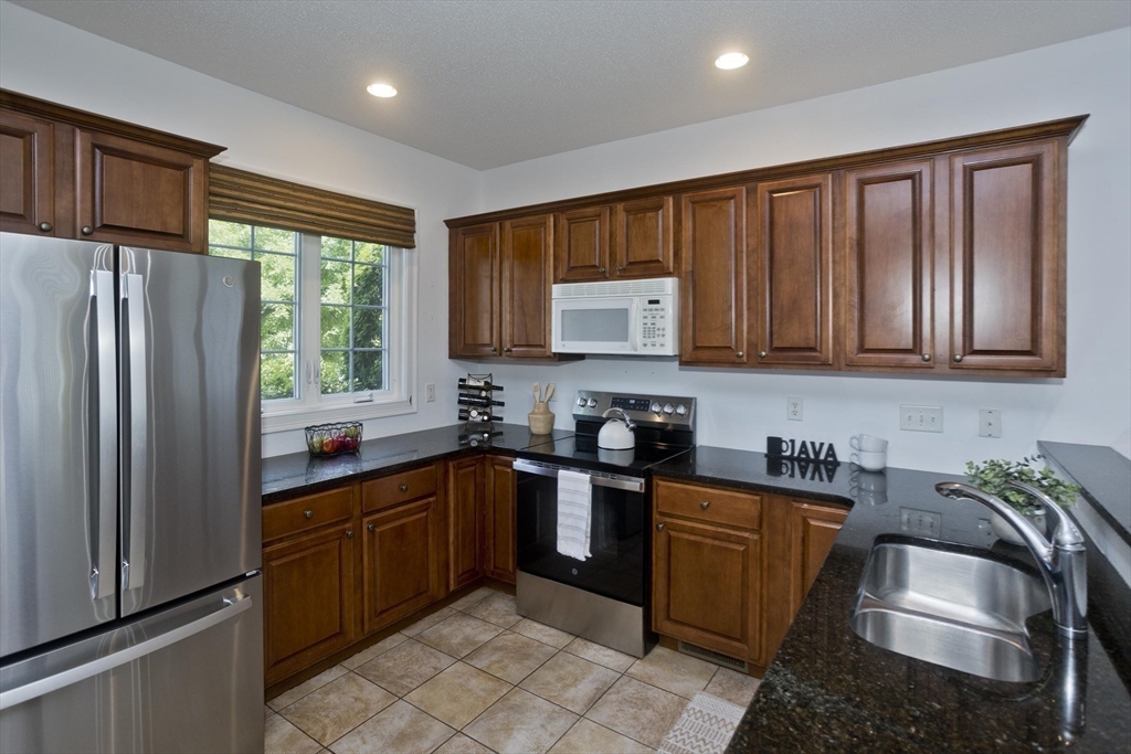 102 Lyman St # 102 Property Photo 5