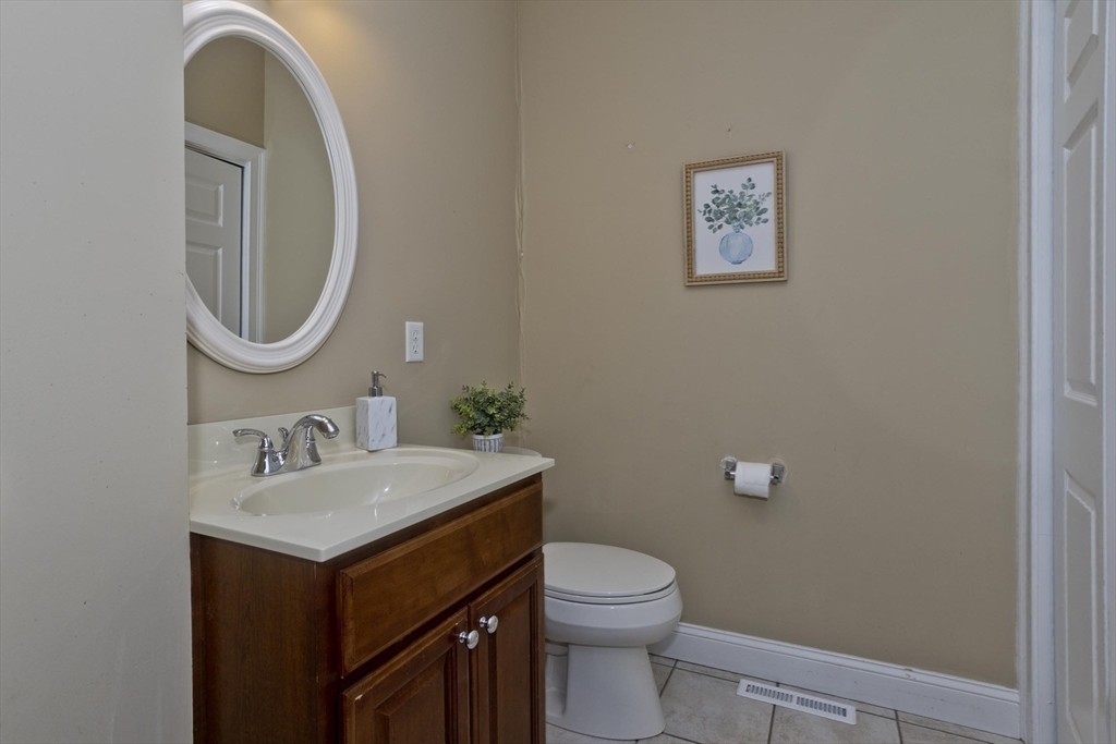 102 Lyman St # 102 Property Photo 23