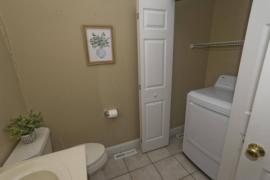 102 Lyman St # 102 Property Photo 24