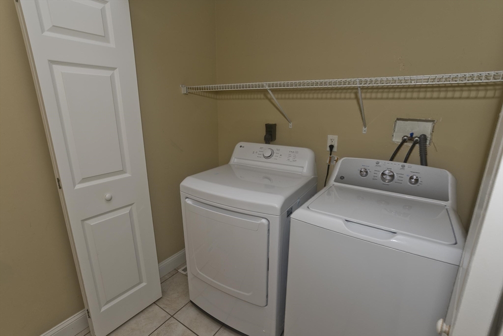102 Lyman St # 102 Property Photo 25