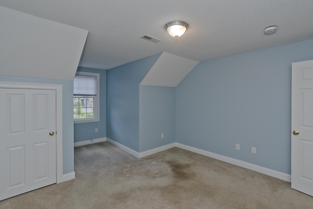 102 Lyman St # 102 Property Photo 27